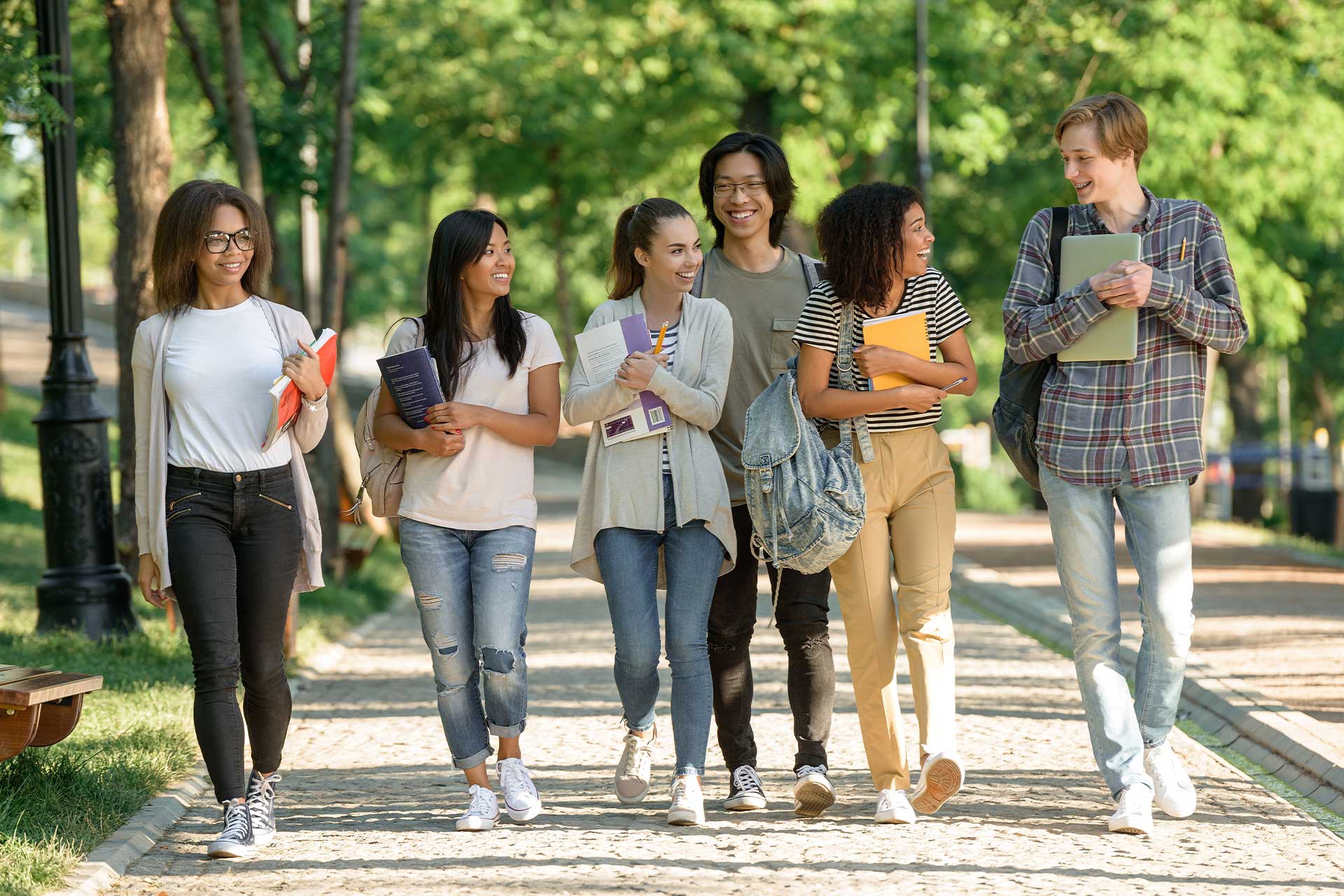 Gratteri Holiday è un’iniziativa made in Sicily che propone vacanze studio e stage ai giovani studenti stranieri universitari e neolaureati.