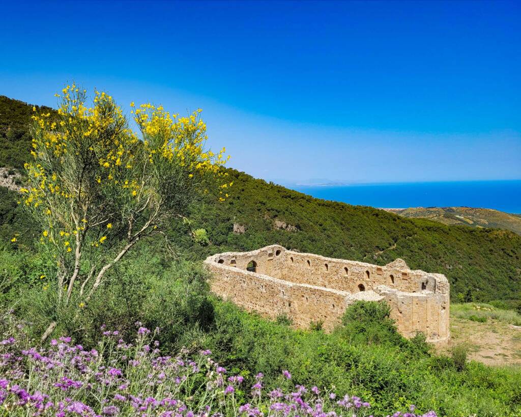 Abbazia di San Giorgio, nel cuore della natura di Gratteri - Gratteri Holiday - Case vacanze a Gratteri